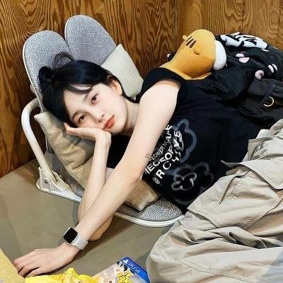 蒂拉和兰妮劫火车